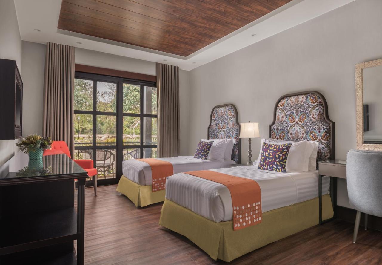 Hotel Hillcreek Gardens Tagaytay Luksuhin Esterno foto
